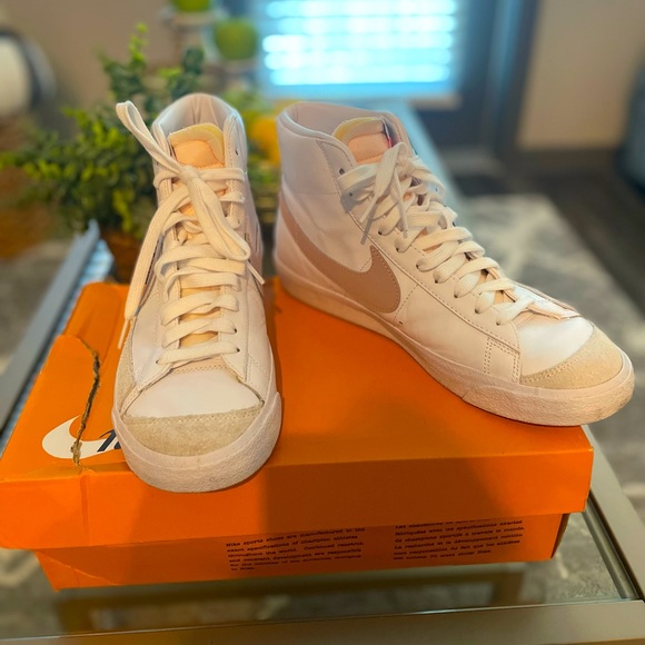 Size 10 Nike blazers (worn once!) - Picture 4 of 4